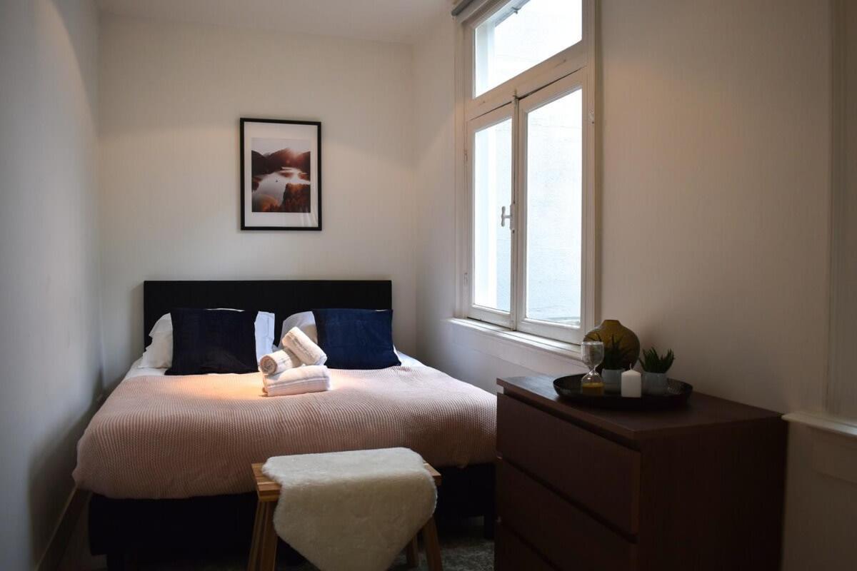 Rembrandtplein House A Panzió Amszterdam Kültér fotó